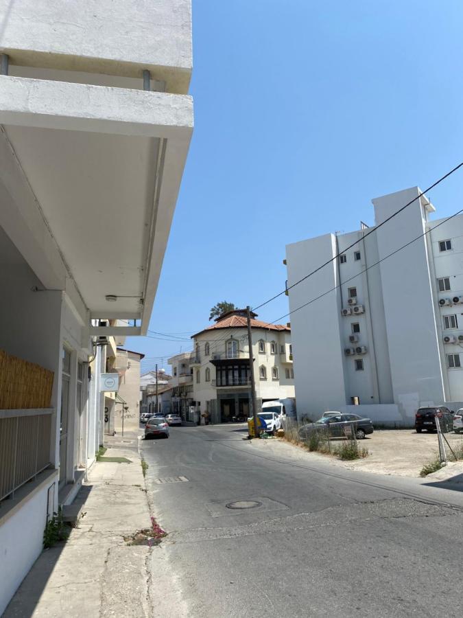 Past Or Tail Hostel Larnaca Exterior foto